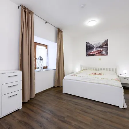 Zavetri Apartment *